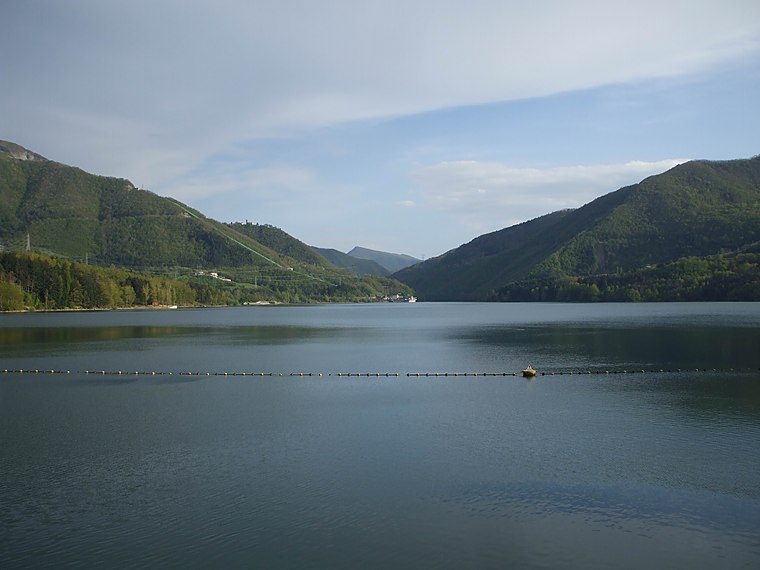 Il lago di Suviana, nell'Appennino bolognese